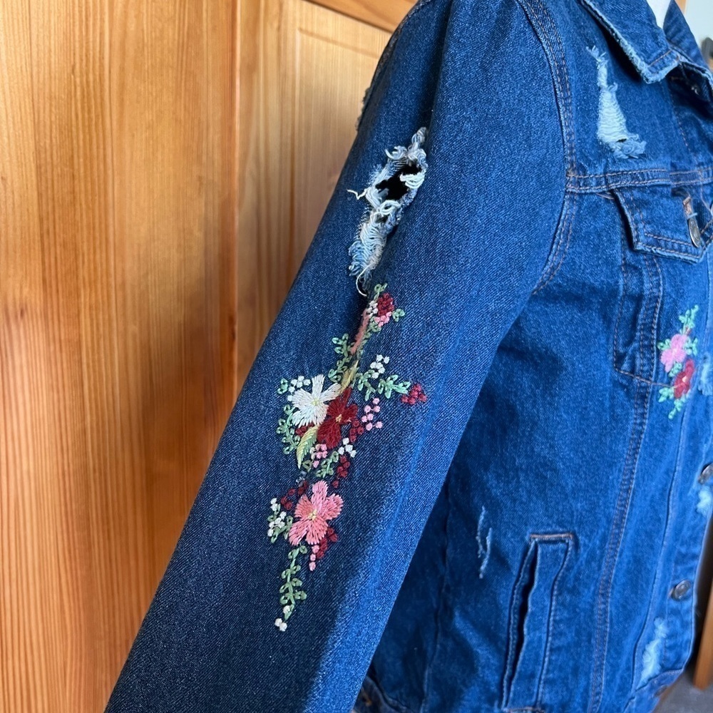 Wax Jeans Small Dark Denim Jacket Embroidered Flowers Distressed 100% Cotton - Picture 6 of 11